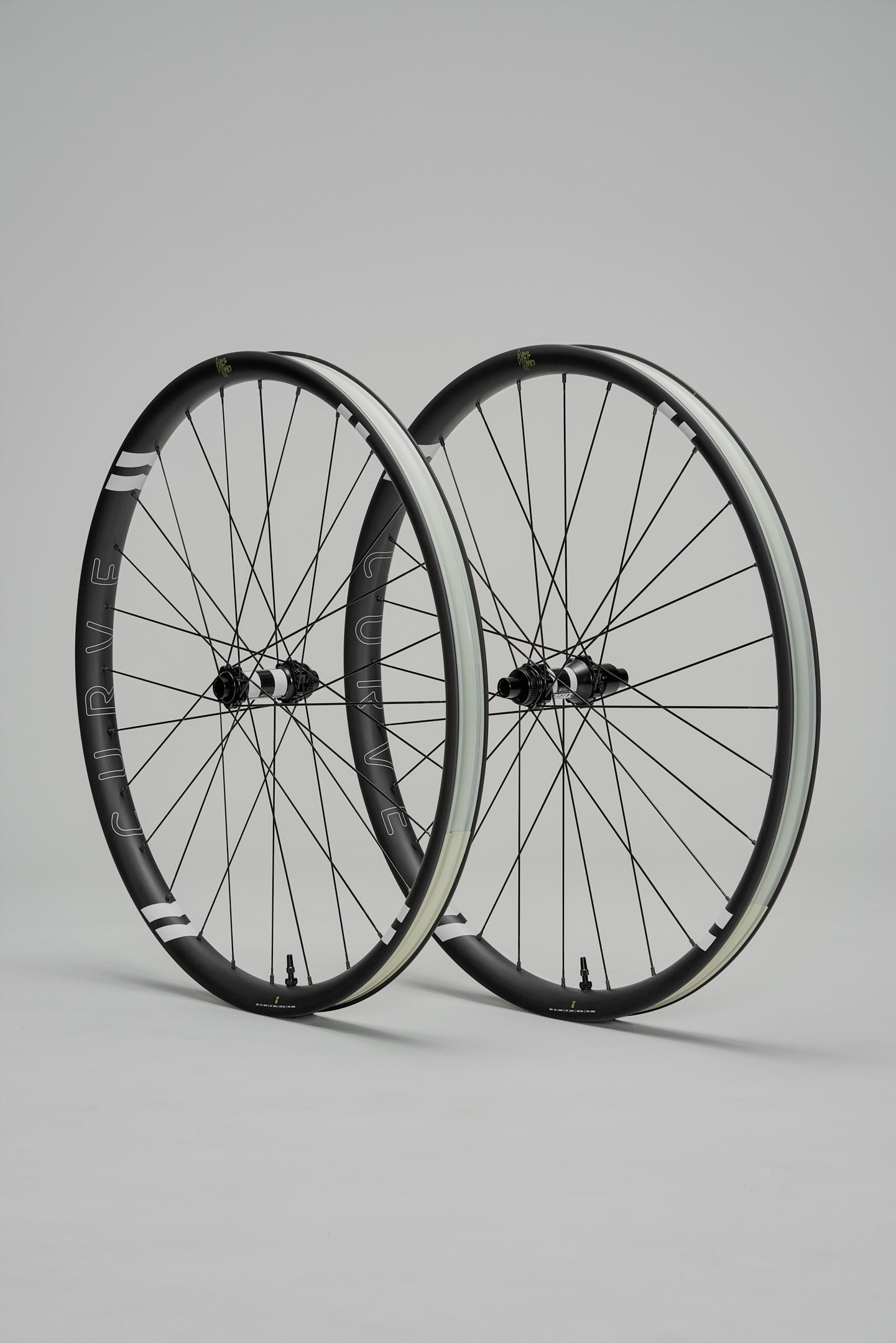 Dirt Hoops Carbon – Curve Cycling