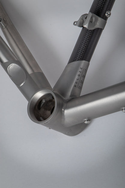 AIR Belgie Frameset